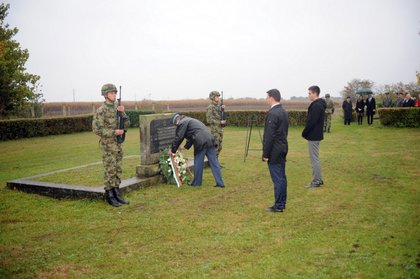 Полагане на венци на българския военен паметник в град Сомбор