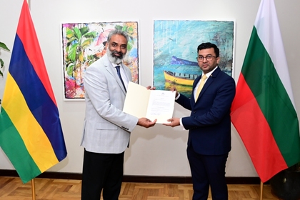 Exequatur presented to the Honorary Consul of the Republic of Bulgaria in the Republic of Mauritius, Mr Puman Vishal Ramlall 