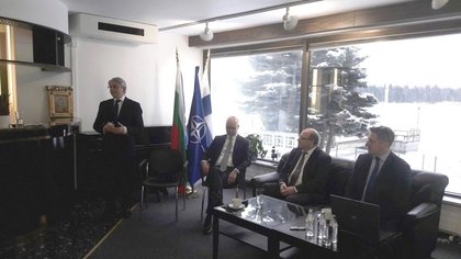 Брифинг  за представяне дейността на Европейския център за високи постижения в противодействието на хибридни заплахи