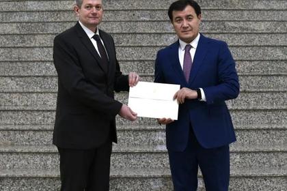 Mr. Georgi Vodenski presented copies of his letters of credentials 