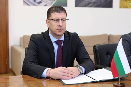 Посланикът на България в Армения Никола Николов проведе среща с министъра на териториалната администрация и инфраструктурата Давид Худатян