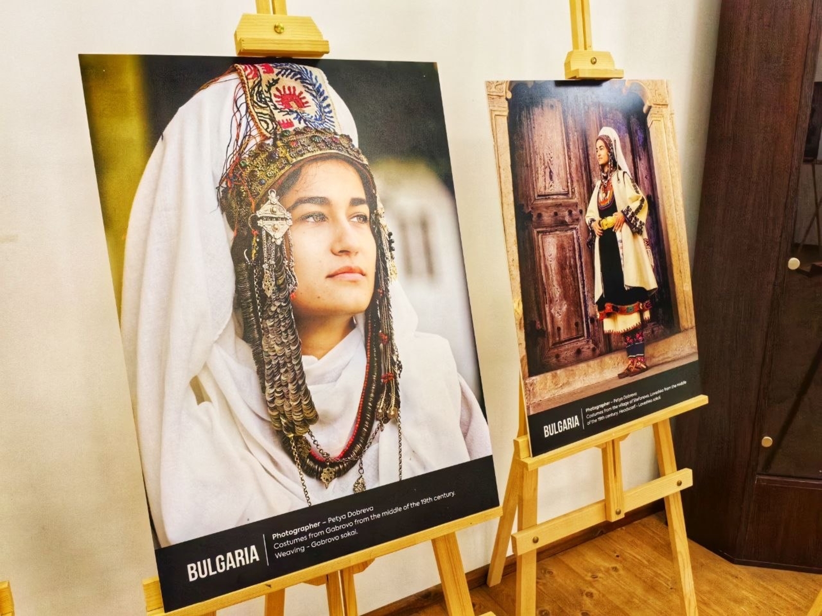 The International Photographic Exhibition “National Dress: A Source of Pride and Heritage.” Visits the Town of Elena
