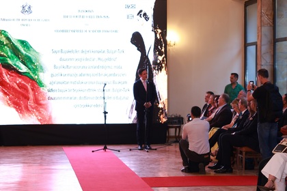 Ünlü Bulgar tasarımcısı İvan Donev'in Ankara Moda Haftası 2026 katılım