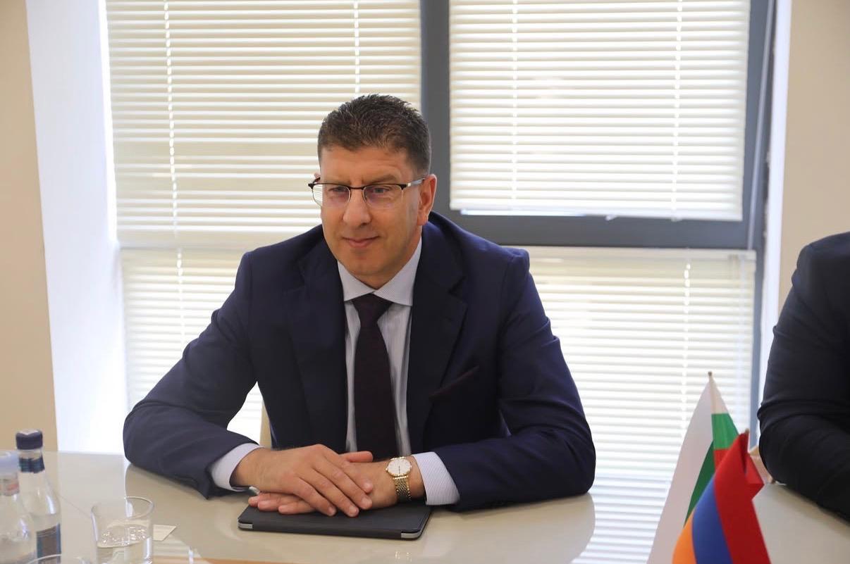 A bilateral meeting was held with Zareh Sinanyan, the High Commissioner for the Diaspora of the Republic of Armenia