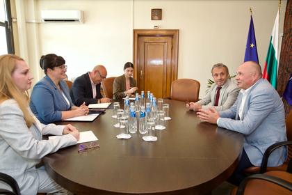 Deputy Foreign Minister Tasheva Meets Delegation from the Zographou Eforia 