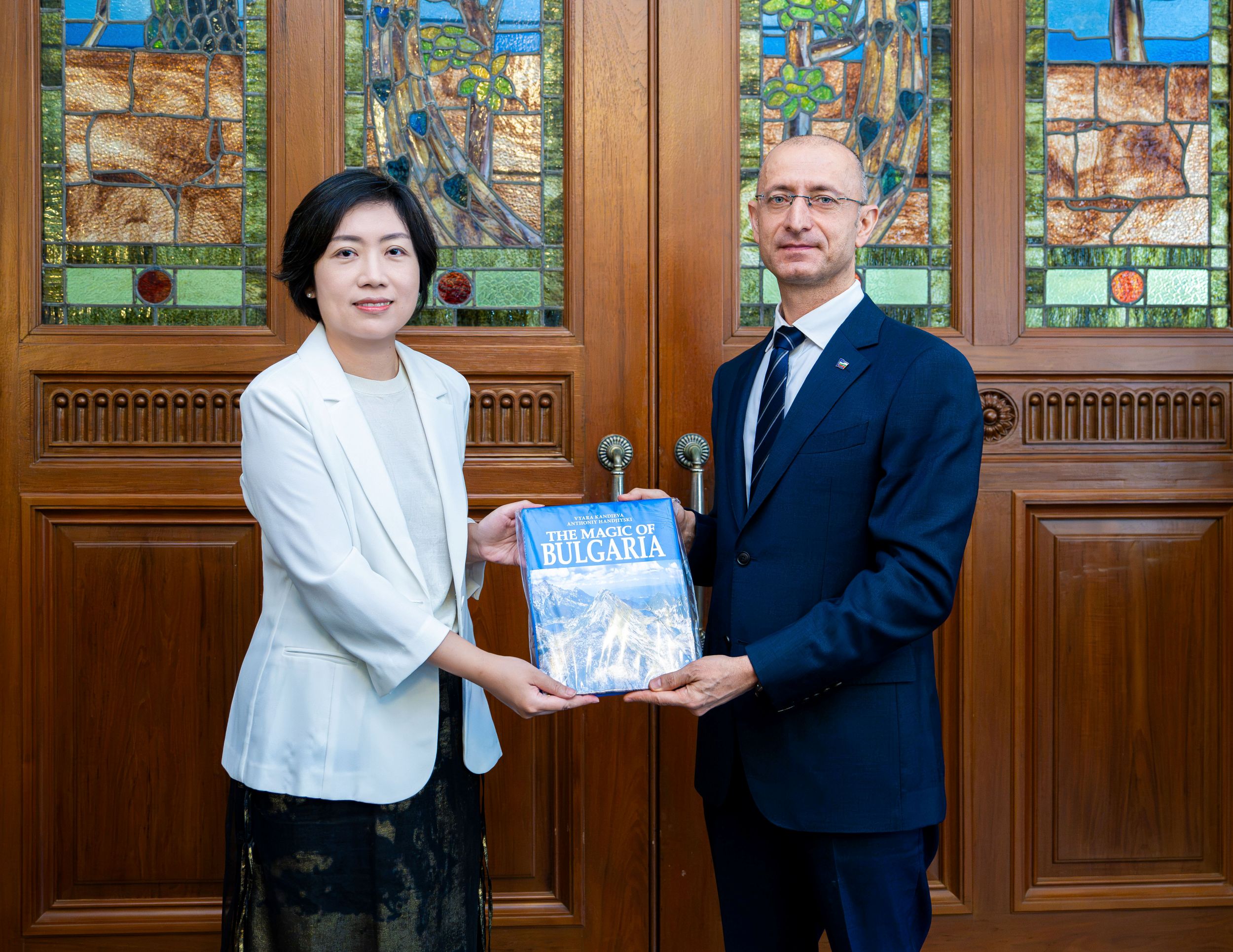 Farewell meeting of the Consul General with Shanghai Foreign Affairs Office