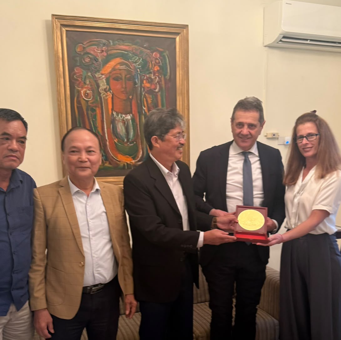 Топло посрещане на деветкратната световна шампионка Бианка Панова в Ханой