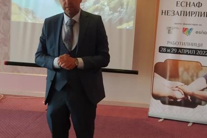Предоставяне на коледни пакети на деца от училището за деца с нарушено зрение 